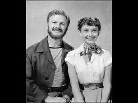 Eddie Albert sings 