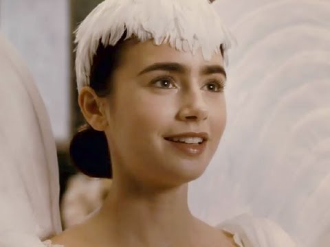 Mirror Mirror Trailer Official 2012 [HD] - Lily Collins as Snow White