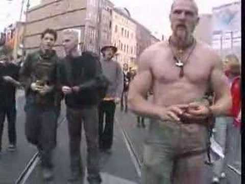 Techno Viking vs. Feindflug