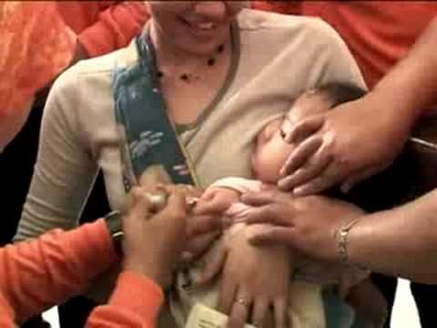 UNICEF Indonesia: post-flood measles inoculation