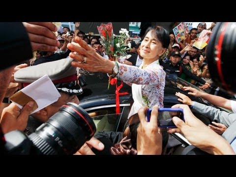 Suu Kyi in Thailand: Burmese Refugees Meet Their Hero