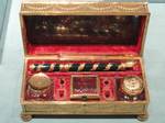 Writing set, English, late 18th century; gold, rock crystal, and heliotrope. Exhibit in the Indianapolis Museum of Art, Indianapolis, Indiana, USA.