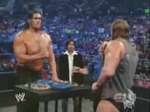 Triple H vs The Great Khali - Arm Wrestling