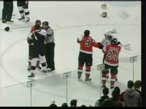 Unbelievable Hockey Fight