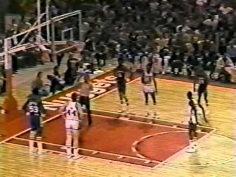 David Thompson (39pts) vs. 76ers (1978)