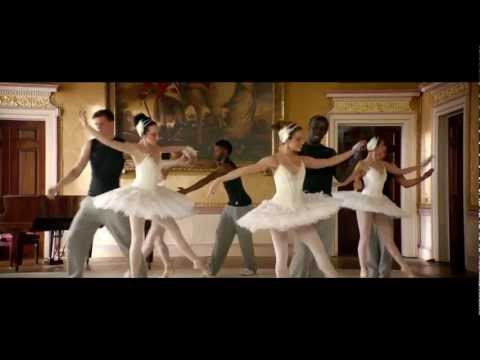 Arsenal players perform ballet for New Citroën DS5