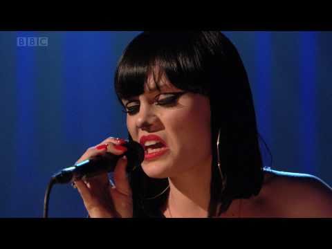 Jessie J - Price Tag (Live on Jools Holland 2010)