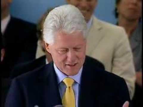 Bill Clinton speaks at Harvard's 2007 Class Day (1/3)