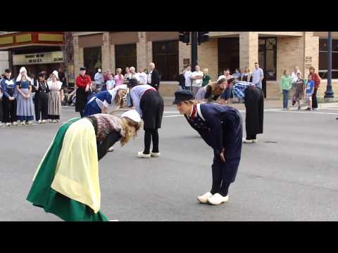 klompen dancing in the streets at Tulip Time Festival