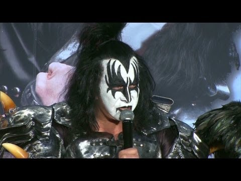 KISS' Gene Simmons takes jab at Rihanna