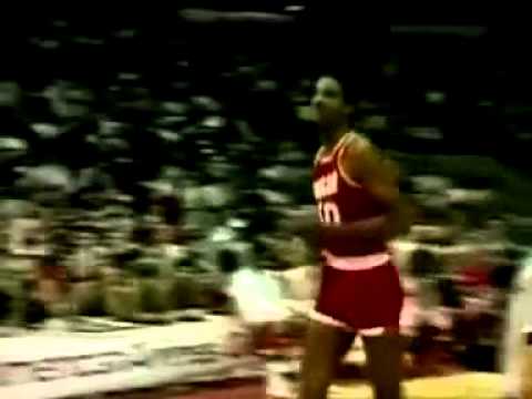 7'5 Ralph Sampson dunks from the free throw line