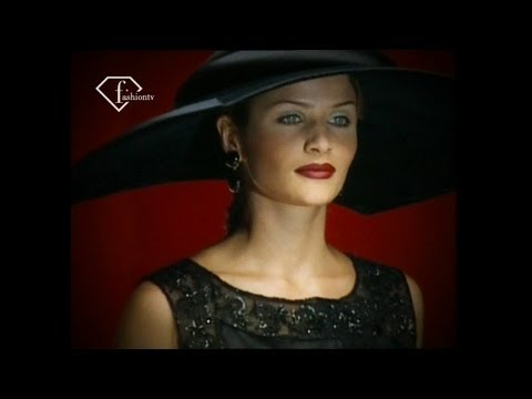 Valentino Fall/Winter 1993/94 Couture Show ft Helena Christensen, Linda Evangelista | FashionTV