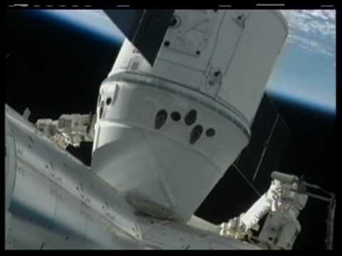 'Dragon by the Tail!': Video of SpaceX capsule docking with ISS