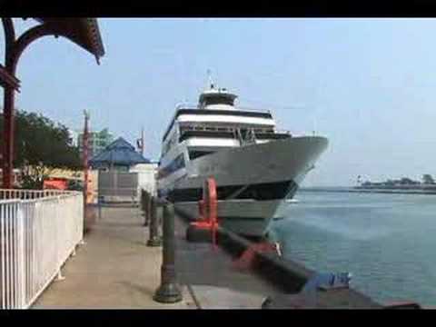 Chicago Attractions and Tours in Chicago Illinois - www.TravelGuide.TV