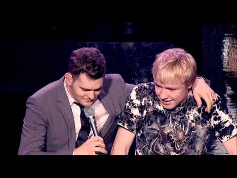 Michael Bublé - Singing with a Fan Live