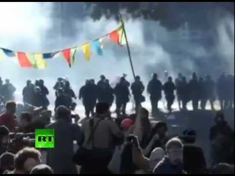 Occupy Oakland video: Police use flashbangs & tear-gas against protesters