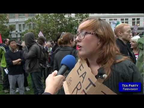 The Socialist OWS mob invades Oakland, California: 