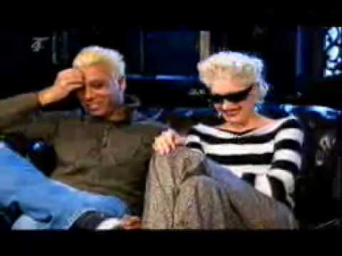 Gwen Stefani and Tony Kanal T4 Interview 2004