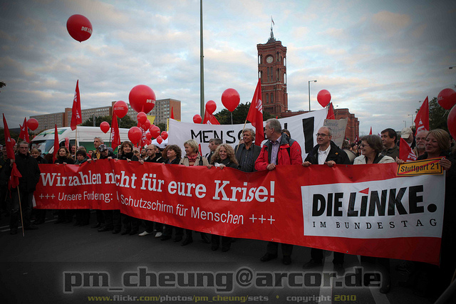 Linksparteiler auf Anti-Sparpaket-Demo