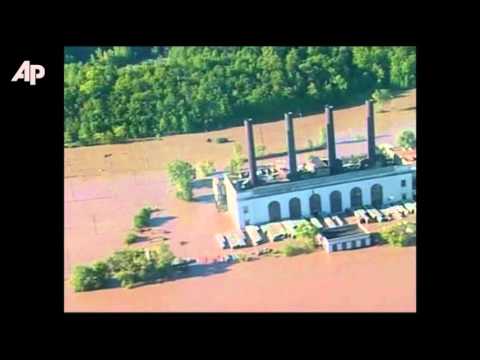 Raw Video: NY Gov. Flies Over Severe Flooding