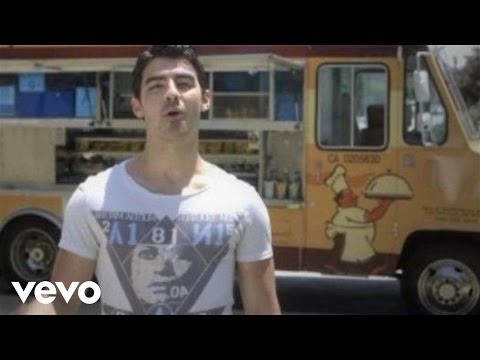 Joe Jonas - Joe Jonas celeb mentor: ACUVUE® 1-DAY Contest