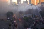 Wikimedia Commons has media related to: Turntable ladders. Several aerial apparatus in use at a fire in Los Angeles.