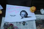 Tributes for Apple co-founder Steve Jobs at Apple Store Regents Street London, Thursday, 06 Oct' 11.