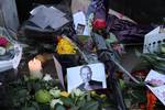 Tributes for Apple co-founder Steve Jobs at Apple Store Regents Street London, Thursday, 06 Oct' 11.