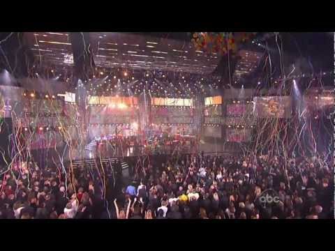 Pink - Raise Your Glass (2010 MTV American Music Awards)