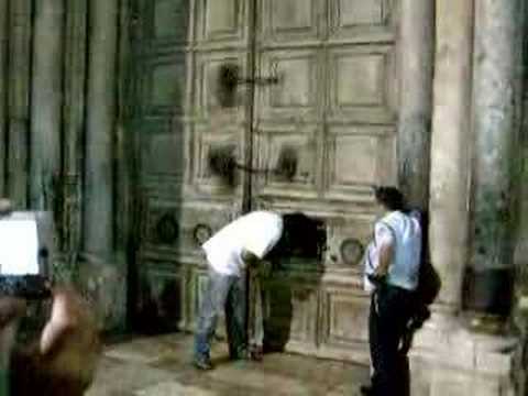 Sealing the Church of the Holy Sepulchre