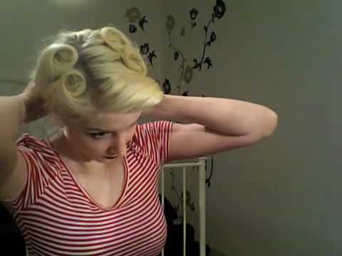 'Rolling' with Pin ups! Hairstyle inspired by Viva Van Story art