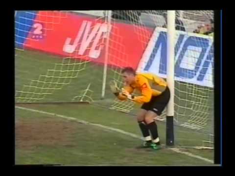 2003 (february 12) Serbia and Montenegro 2-Azerbaijan 2 (EC Qualifier).avi