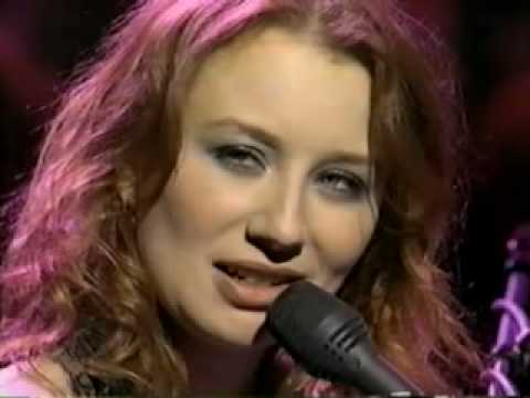 TORI AMOS live SOMEWHERE OVER THE RAINBOW