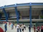 Access to the lower sector of the stadium. On 21 March 1954 a new official attendance record was set in the game between Brazil and Paraguay, after 183,513 spectators entered the stadium with a ticket and 177,656 in Fla-Flu (1963).