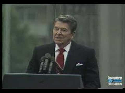 Reagan at Brandenburg Gate - 