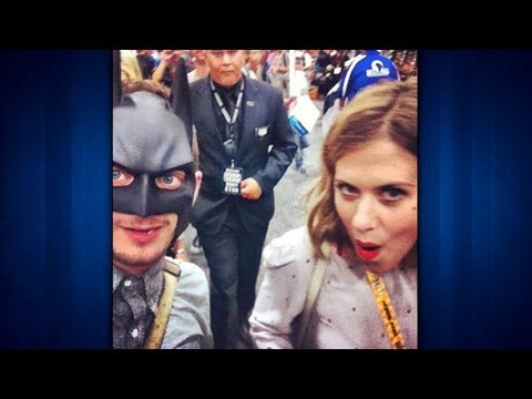 Elijah Wood Hits Comic-Con, Hides Ring Of Power - CONAN on TBS