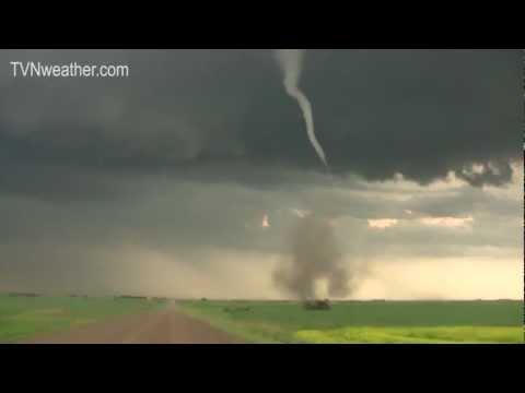 Amazing tornado in Saskatchewan on July 3, 2012!!!