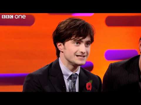 Daniel Radcliffe sings 