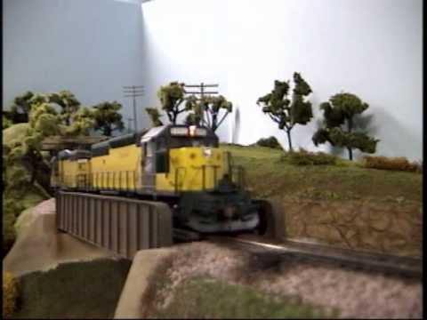 CNW Grain Train HO model.wmv