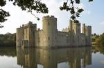 In 1483, Thomas Howard, the Earl of Surrey, prepared to besiege Bodiam Castle. Sir Thomas Lewknor was a supporter of the House of Lancaster during the Wars of the Roses, which began in 1455.