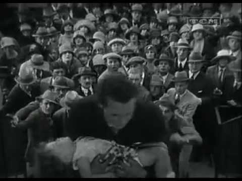 [Great Film Scenes] The Crowd (1928) - John wins $500