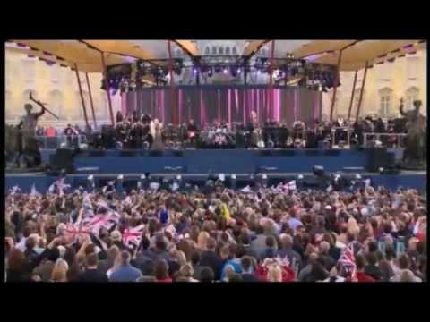 THE DIAMOND JUBILEE CONCERT - ANNIE LENNOX IN (HD)