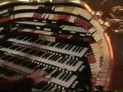 Fox Theatre's Mighty Wurlitzer Organ at Disney's El Capitain Theatre on Hollywood Blvd.