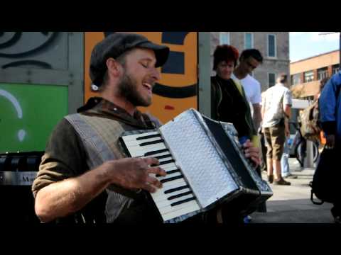 Scott Dunbar One Man Band Singing Michael Jackson's 'Billie Jean' DSC 2092