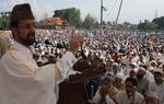 Mirwaiz Umar Farooq, Chairman of the moderate faction of Kashmir's Hurriyat (freedom) Conference delivers his speech to a congregation of worshippers during Eid-ul-fitr festival of Muslims August 31, 2011.