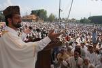 Mirwaiz Umar Farooq, Chairman of the moderate faction of Kashmir's Hurriyat (freedom) Conference delivers his speech to a congregation of worshippers during Eid-ul-fitr festival of Muslims August 31, 2011.