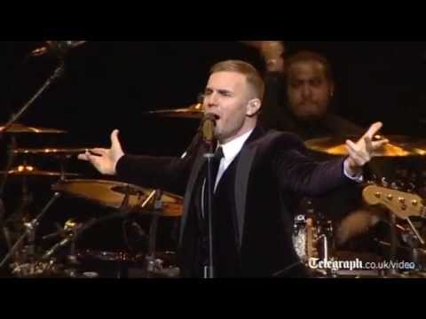 Take That's Gary Barlow sings for Royals