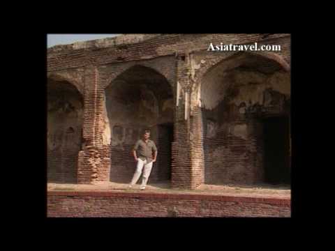 Jahangir Tomb, Pakistan by Asiatravel.com