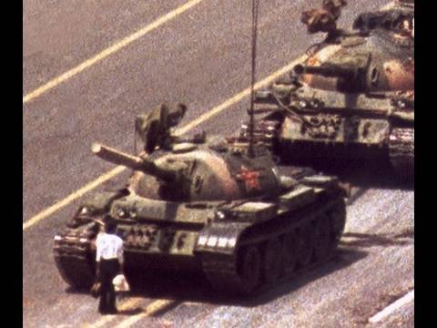 Tiananmen Massacre - Tank Man: The 1989 Chinese Student Democracy Movement