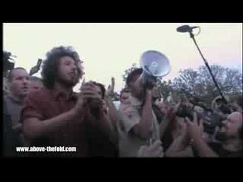 Rage Against the Machine RNC - 09.02.08 (Performs Acapella in Crowd)